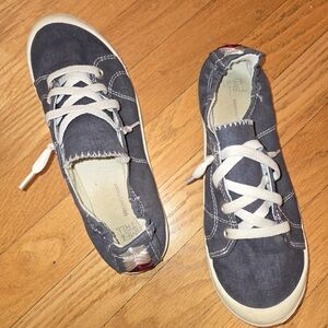 Casual Navy Sneakers with White Laces